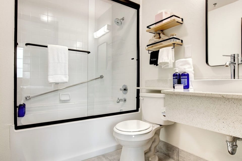 Refresh easily in a spotless bath with bright, modern finishes.