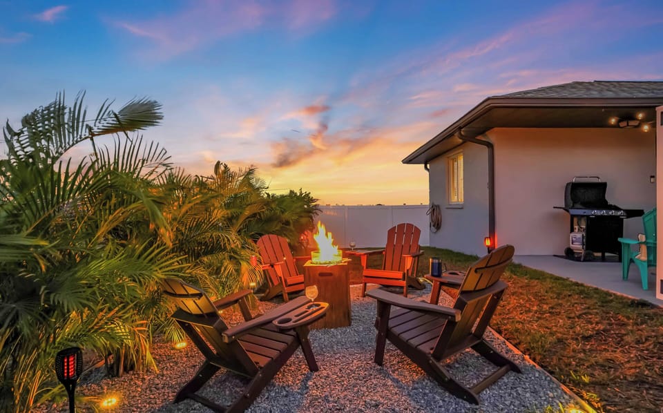 Evenings made for magic — gather by the firepit & watch the sunset sky. 
