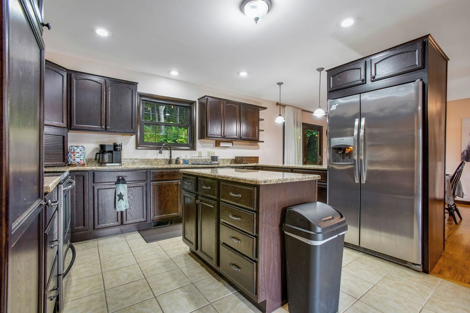This fully-stocked kitchen is sure to 'wow' the chefs in the group! You'll be able to prepare whatever you want for your loved ones!