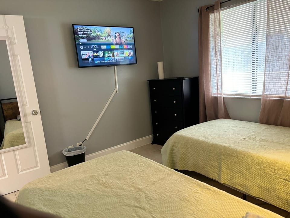 Twin - Bedroom