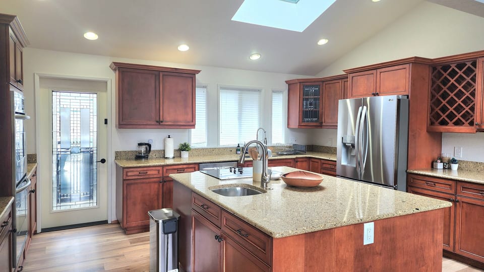 Open Kitchen w/ a large center island