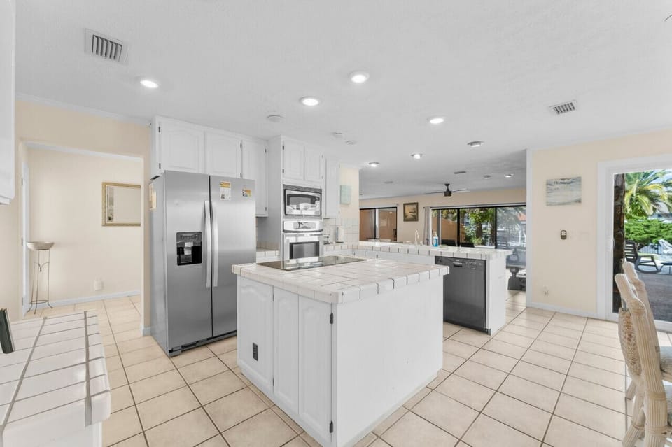 Well Equipped Kitchen!