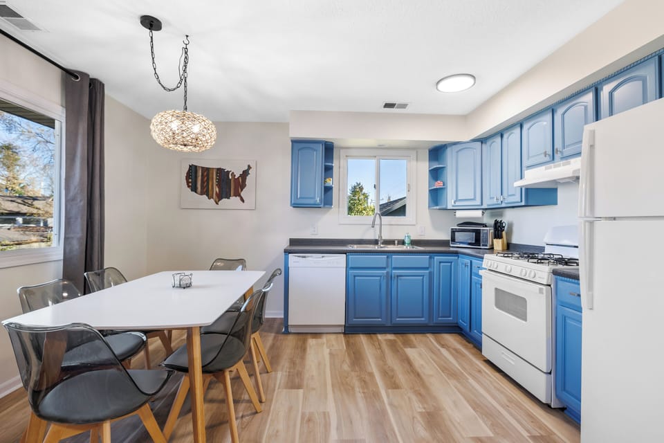 Upper unit kitchen