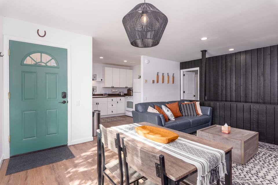 Living / Dining Area