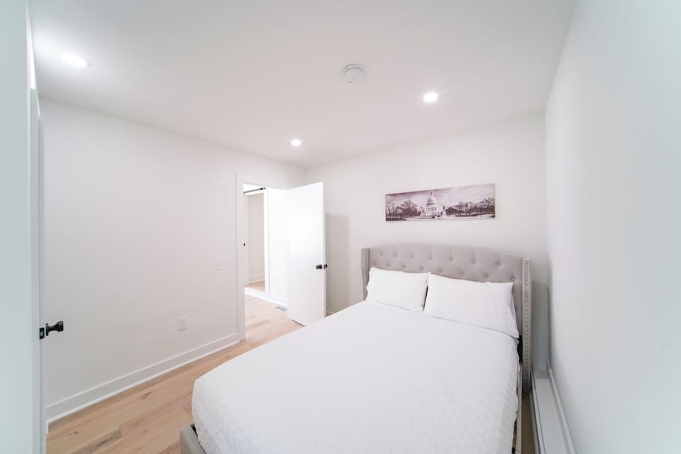 Bedroom 1 (queen bed)
Main level