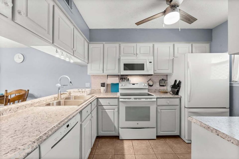 5-web-or-mls-8015-beach-dr