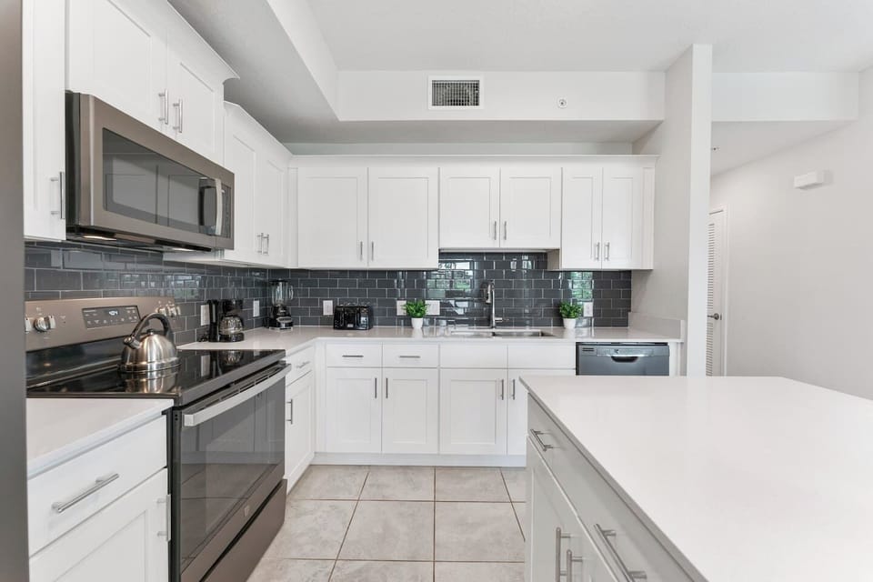 Kitchen#Disney #Parks #kingdom #springs #StoreyLake #resort #Apartment #Vacation #Rental #waterpark #Kissimmee #Orlando #universal #citywalk