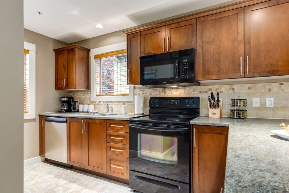 Charming kitchen with all you need