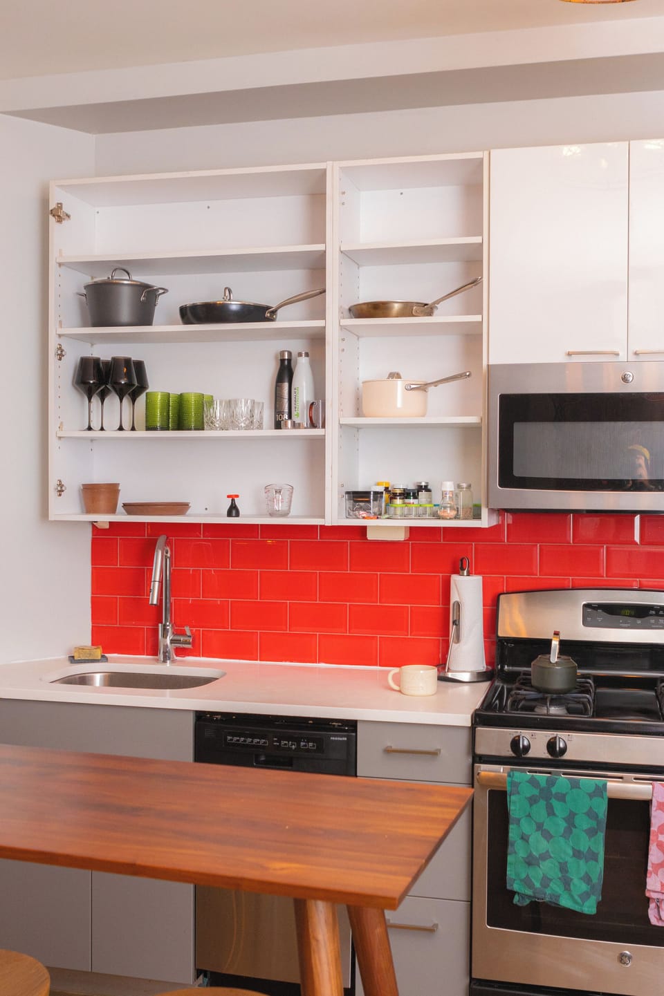 Full kitchen stocked with all essential cooking and dinnerware items.