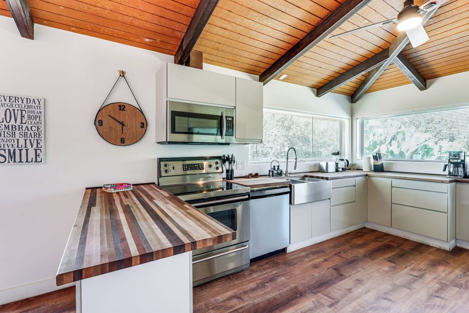 Kitchen | Cooking Basics | Dishwasher | Drip Coffee Maker | 1st Floor