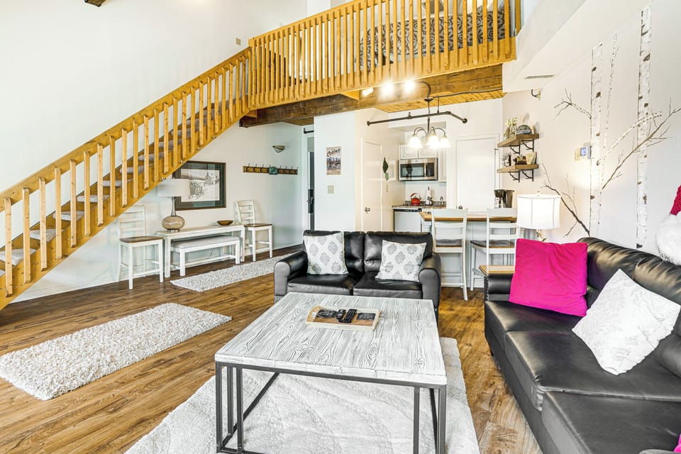 Living Room | 1st Floor | Smart TV | Free WiFi | Central Heating & A/C