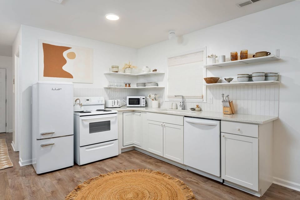 Fully Stocked Kitchen w/ Dishwasher & Retro Fridge