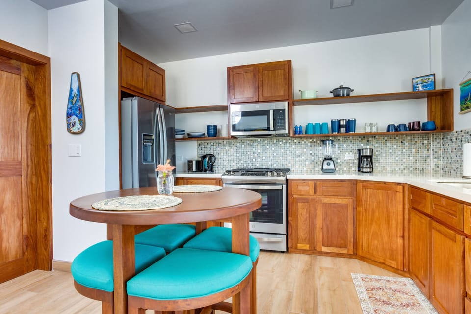 Full kitchen
