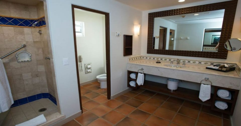 FireShot20Pro20Webpage20Screenshot202310020-20_Hacienda20del20Mar20Los20Cabos20-20The20Master20Suite20at20the20Hacienda20del20Mar20Vacation20Club20I20Oyste__20-20www.oyster.com
