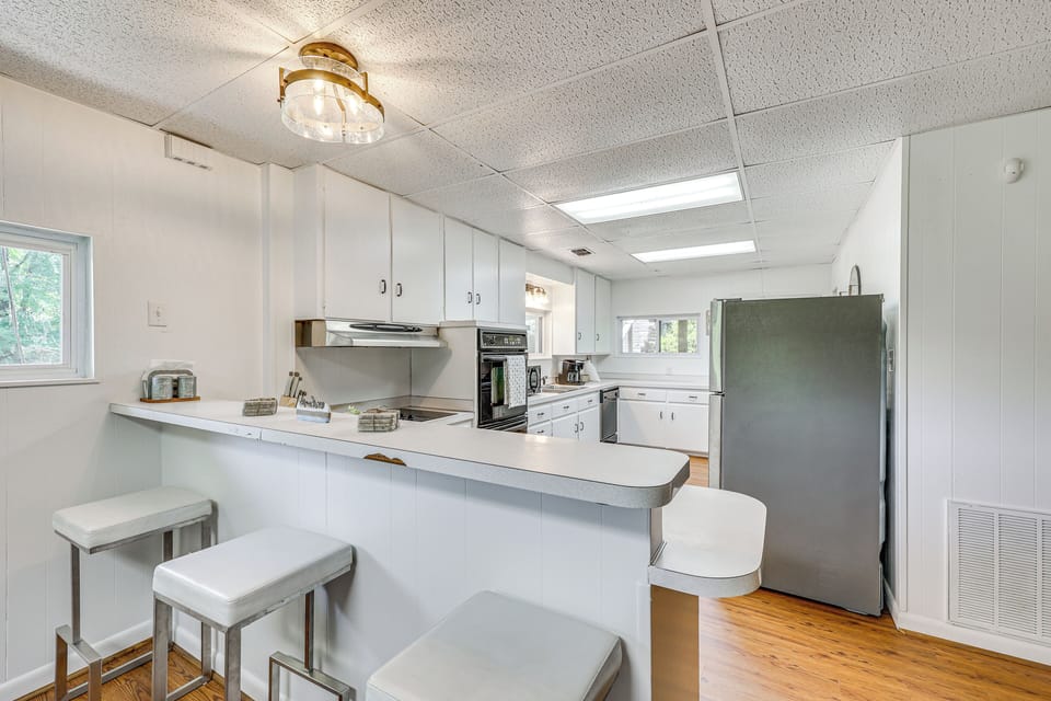 Kitchen | Main Level | Cooking Basics | Washer & Dryer
