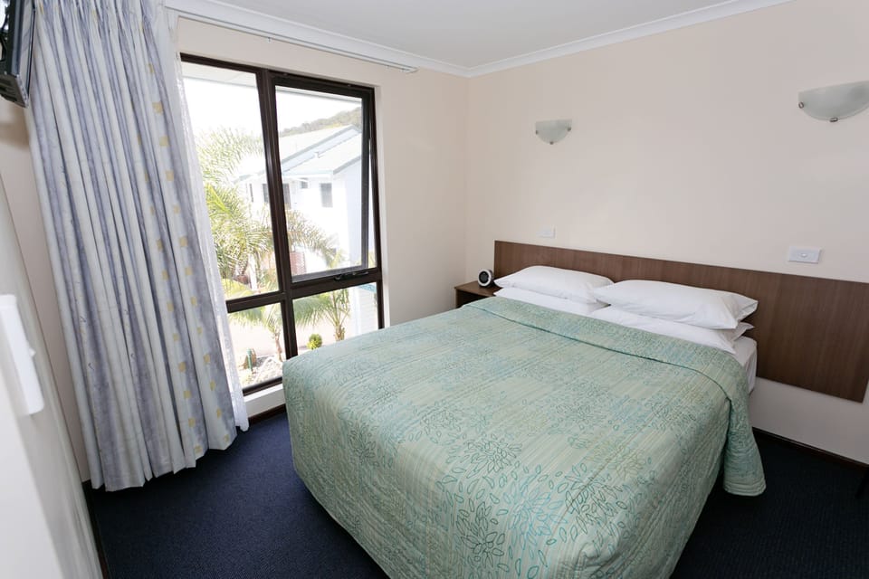 1 Bedroom Executive Queen2 HirRes