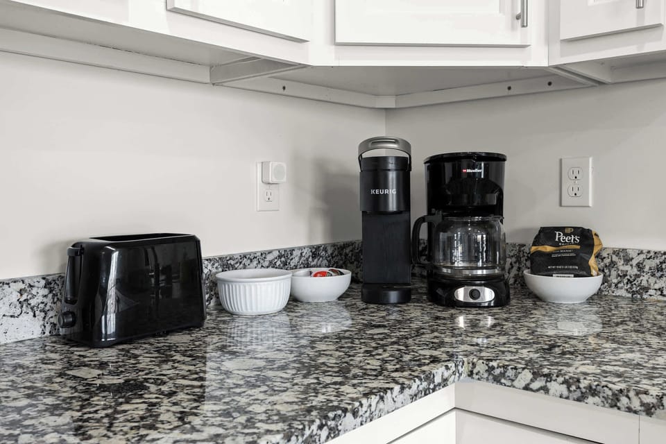 Kitchen: Enjoy cooking in our fully equipped kitchen with stainless appliances and ample natural light