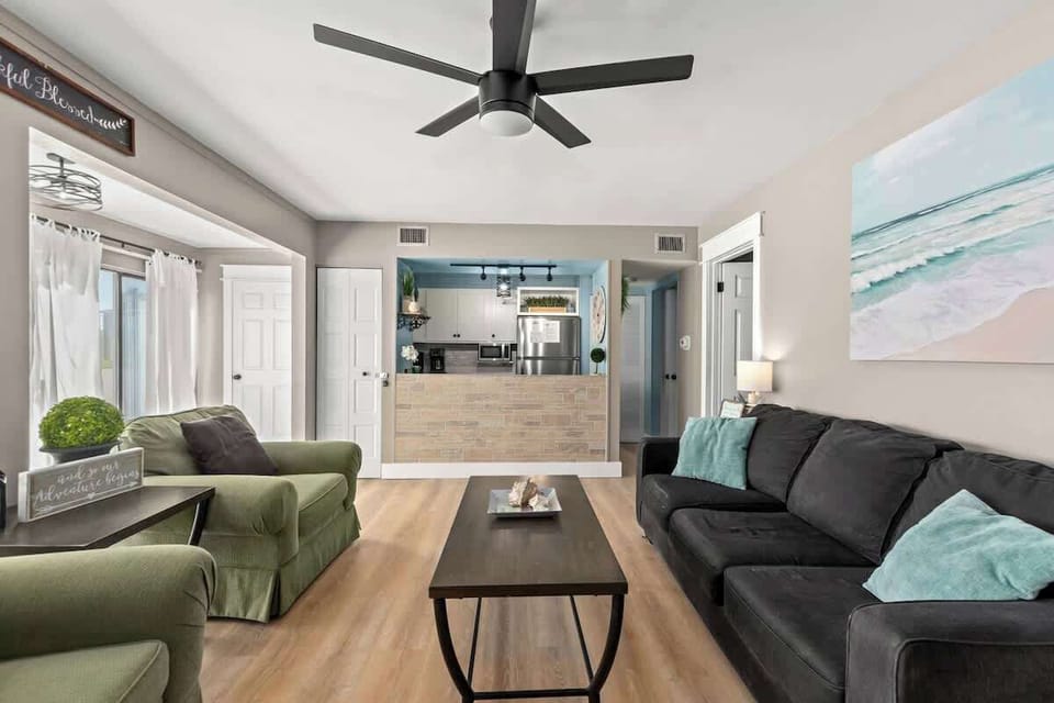 Room for the whole group to unwind in comfort.