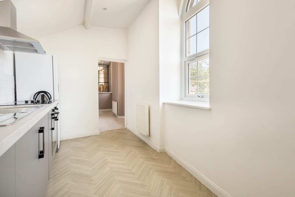 High Street, Loftus - Host & Stay