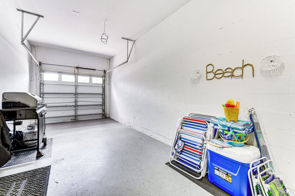 Garage | Beach Chairs & Supplies