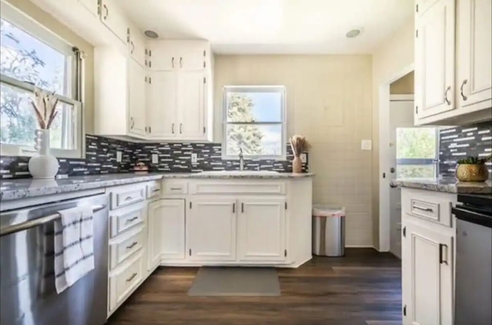 Clean and fully stocked kitchen. 