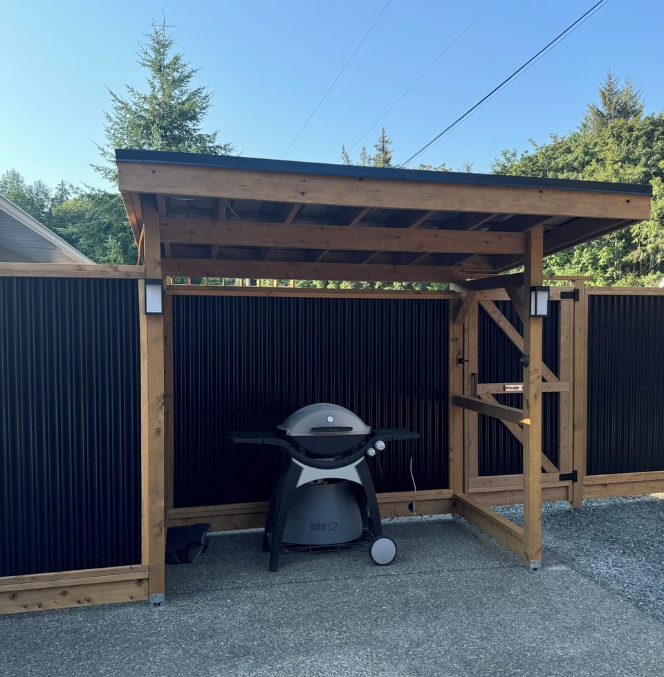 Covered bbq area with Webber bbq