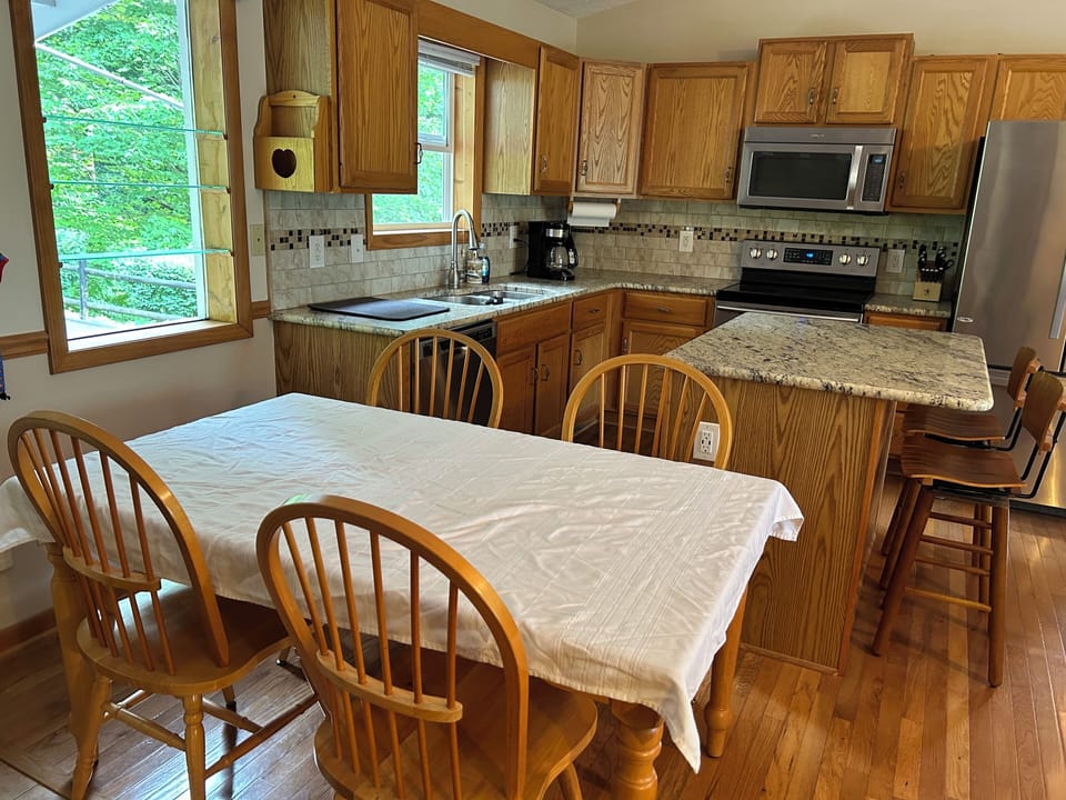Fully stocked kitchen with new appliances.  Great to cook in!