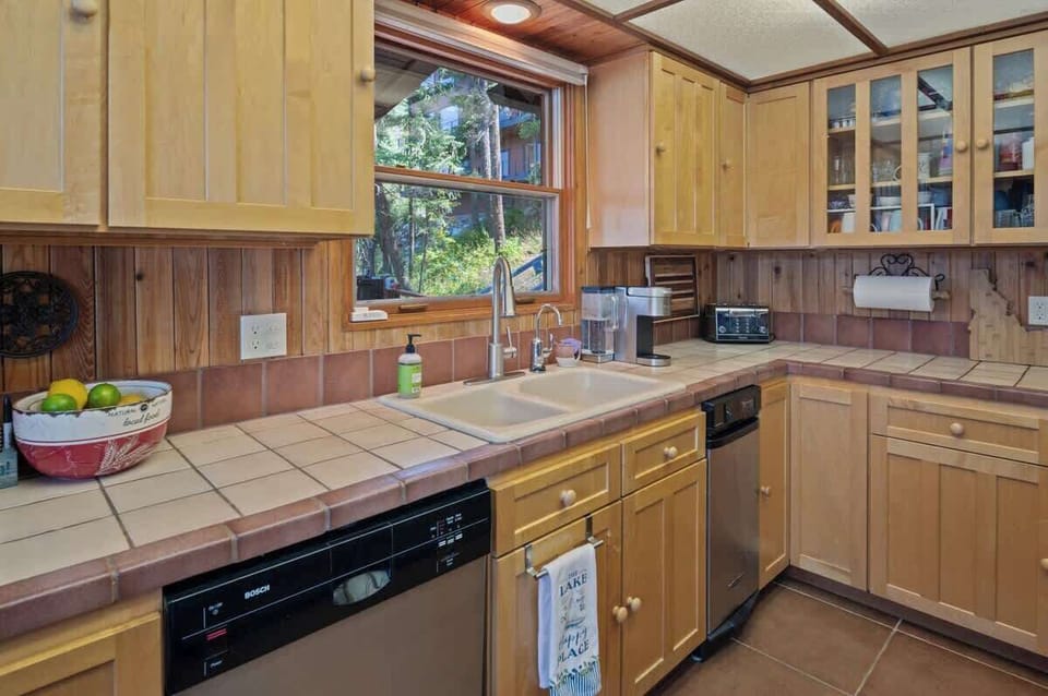 Fully appointed kitchen