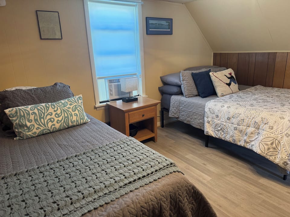 Twin + Full Bedroom