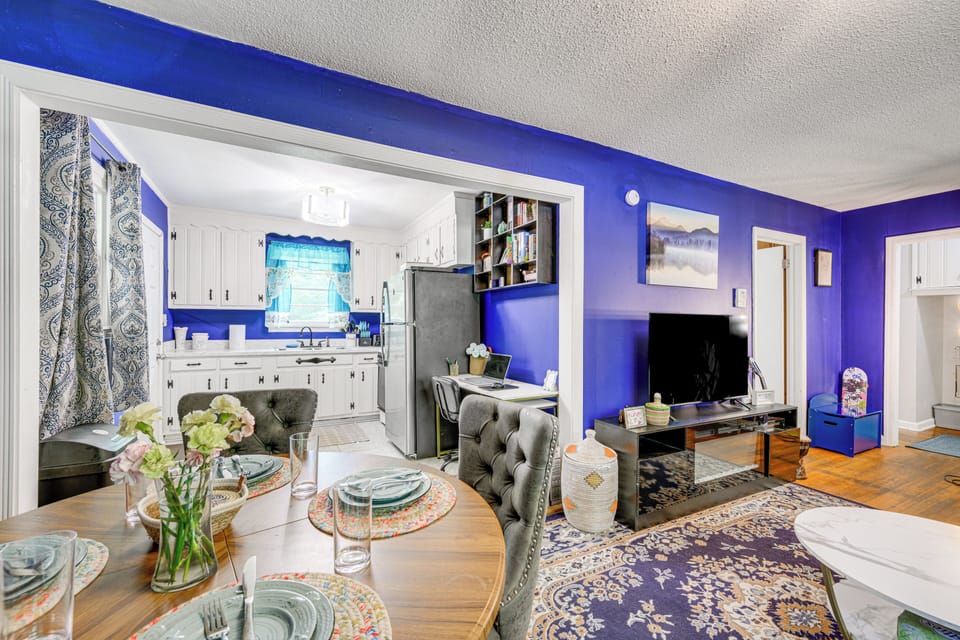 Dining Area | Dishware & Flatware Provided | Central A/C | Electric Heat