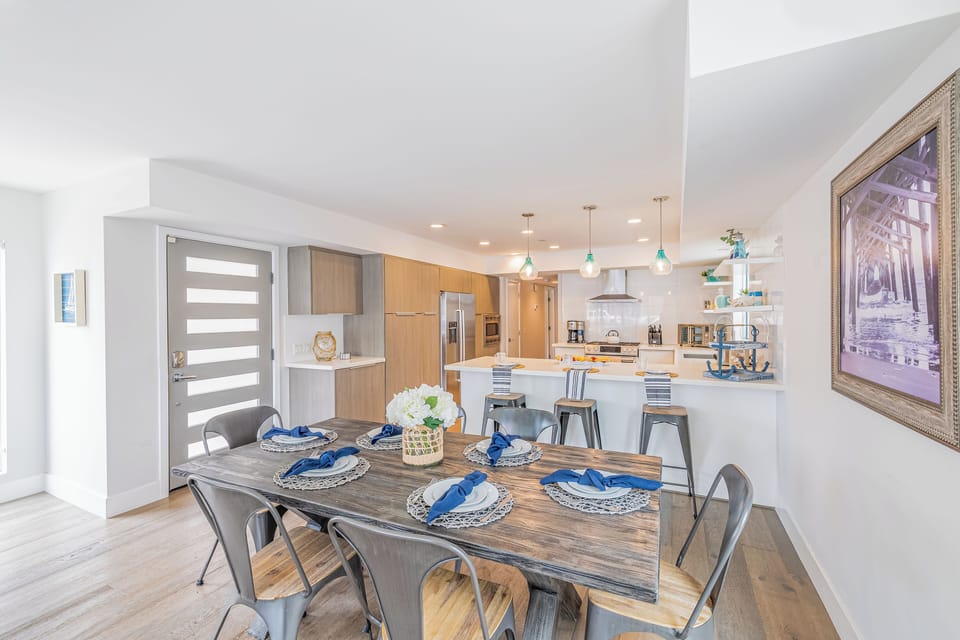 Dining table with seating for 6.