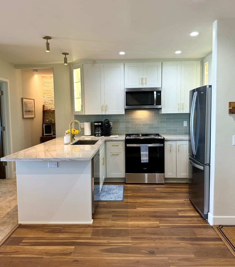 All Utensils, Cookware, BBQ Supplies Provided