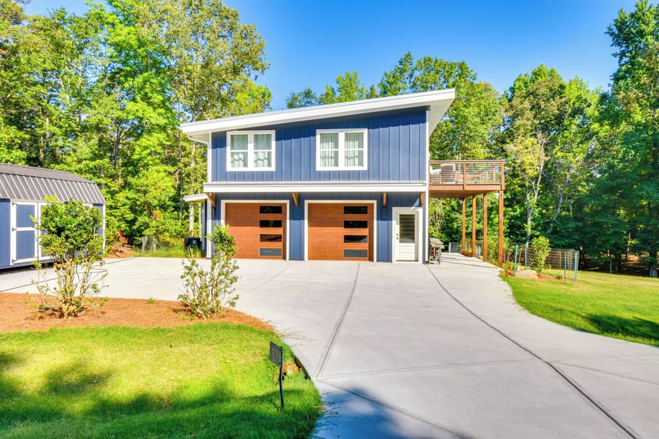 Hartwell Vacation Rental | 1BR | 1BA | Stairs to Access | 700 Sq Ft