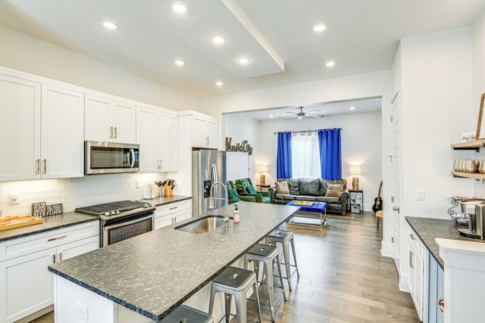 Kitchen | Breakfast Bar | 2nd Level