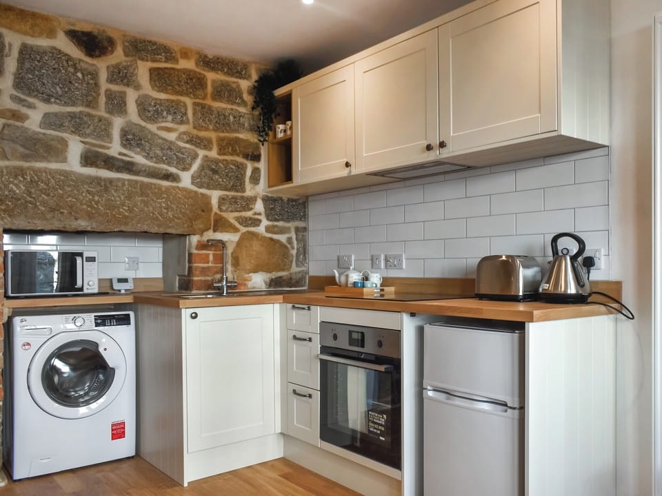 Kitchen | Dalton Cottage, Penzance