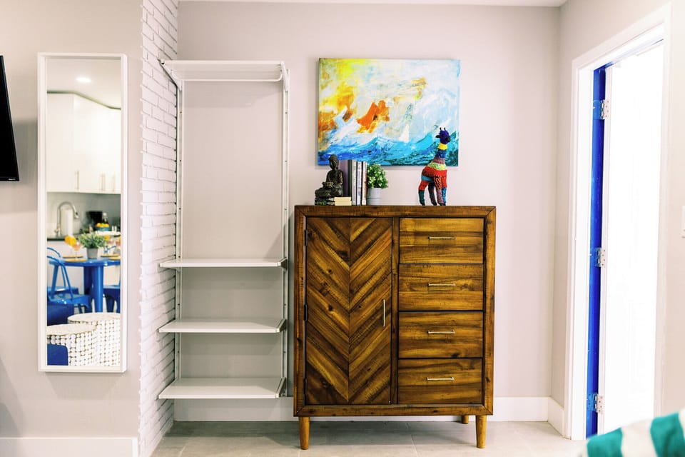 Organize your style effortlessly with our spacious cloth storage—a solution for keeping your wardrobe tidy and fashion-forward.