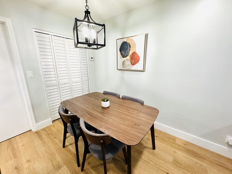 Dining table for 4 guests. Enjoy your meal or snacks!