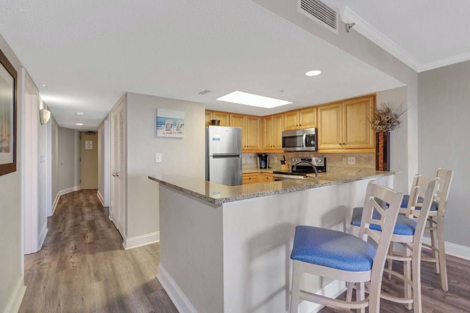 Prepare delicious meals in the spacious and stylish kitchen!
