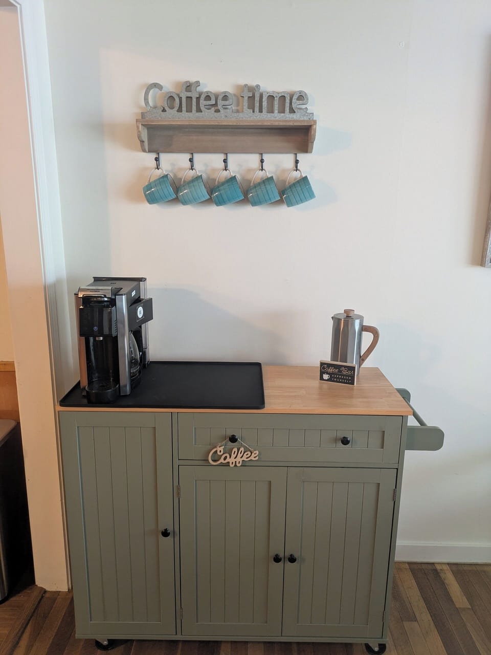 Coffee station with single serve, 12 cup carafe, and 8 cup French press.