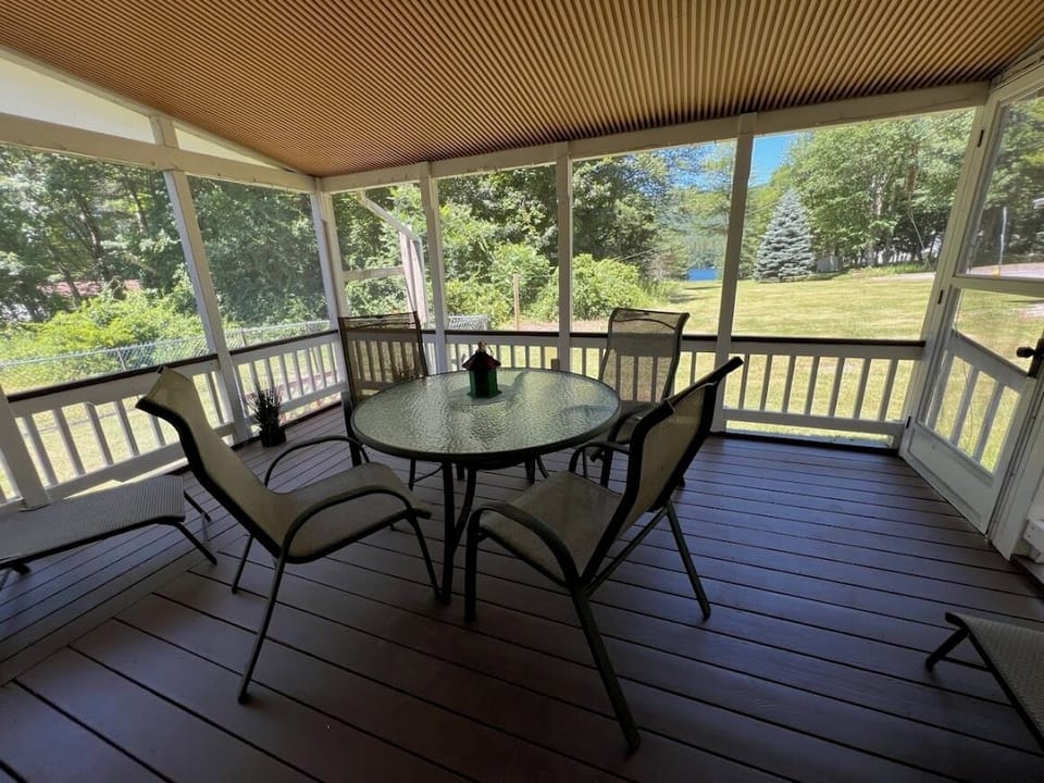 Screened in heated Porch 