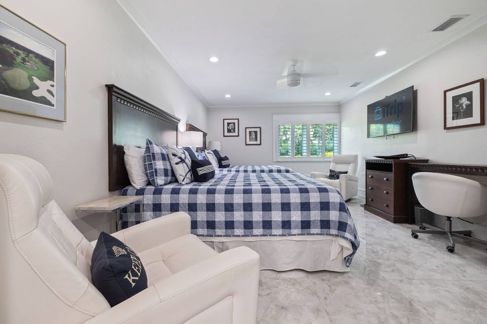 2 bed with study table