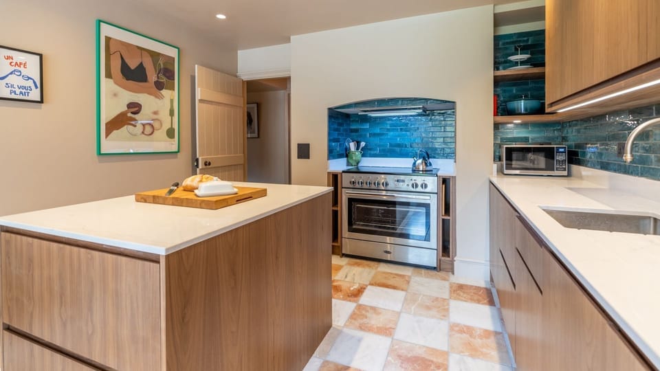 Rustle up dinner for the whole family in Upper Lodge's well-equipped kitchen