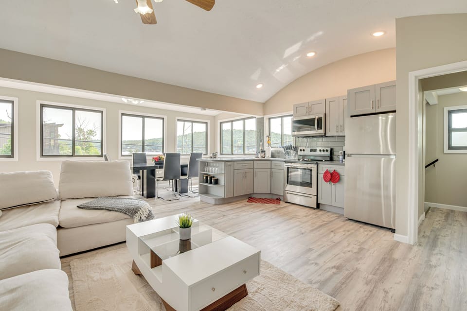 Living Space | Free WiFi | Central A/C & Heating