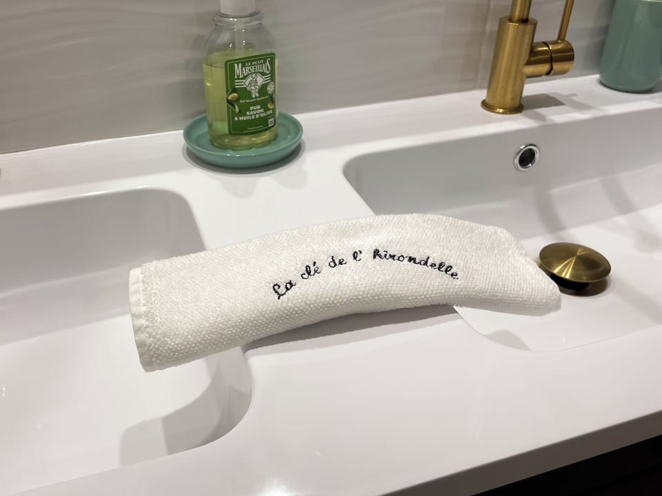 Bathroom amenities