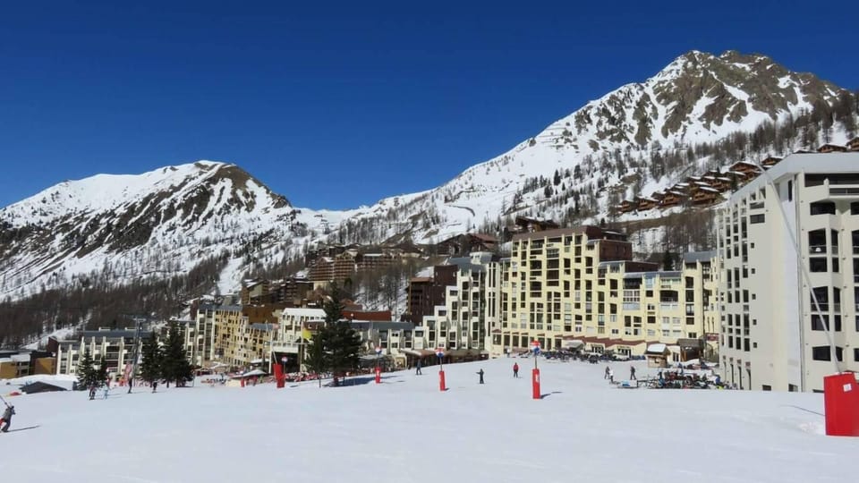 Snow and ski sports
