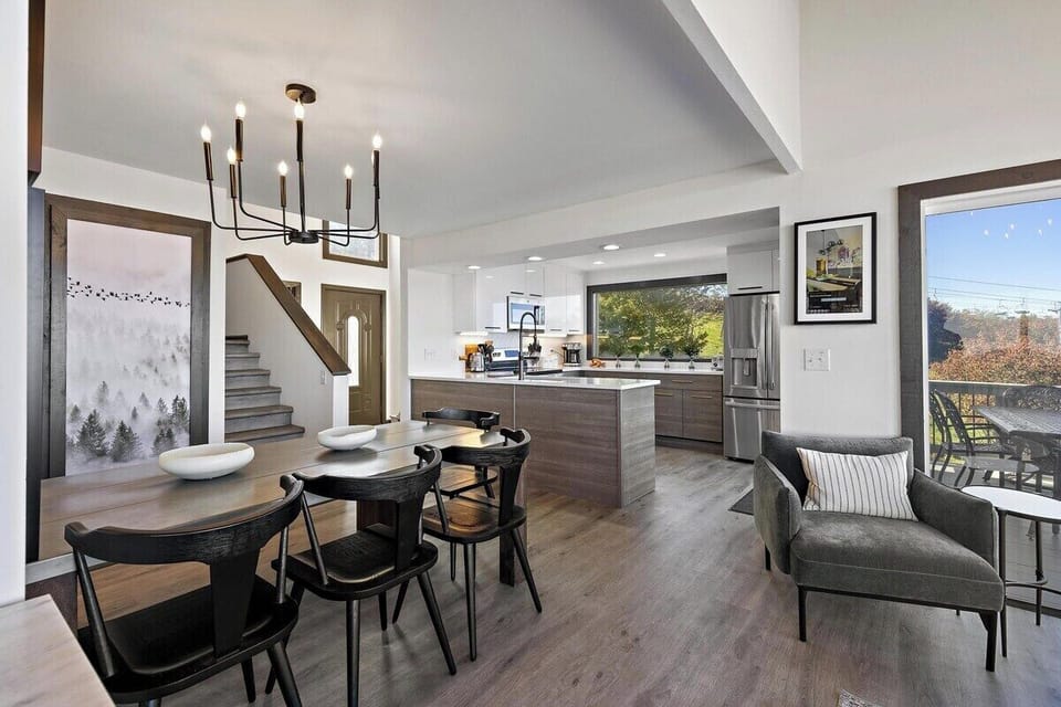 A sleek and modern kitchen, ready for your next delicious adventure.