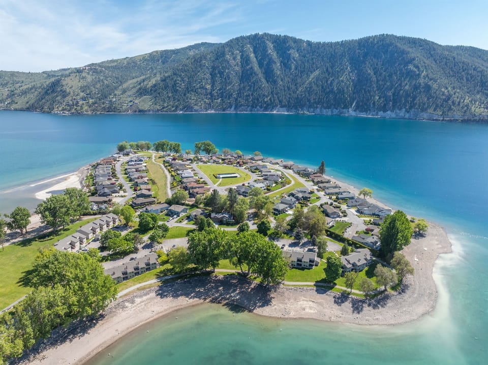 Beautiful Lake Chelan on Wapato Point