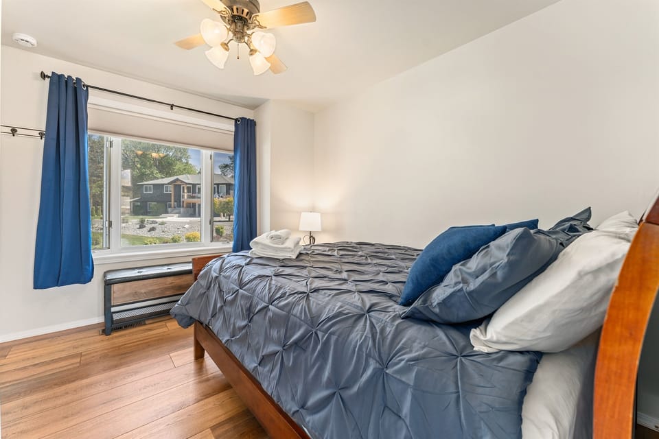 Upstairs bedroom queen bed