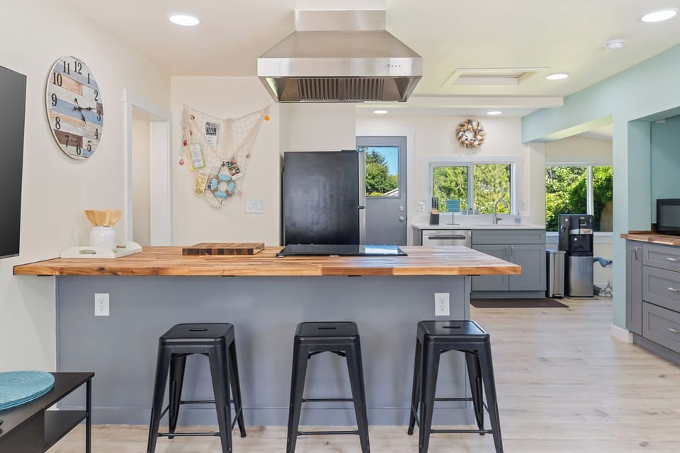 Kitchen | Trash Bags/Paper Towels