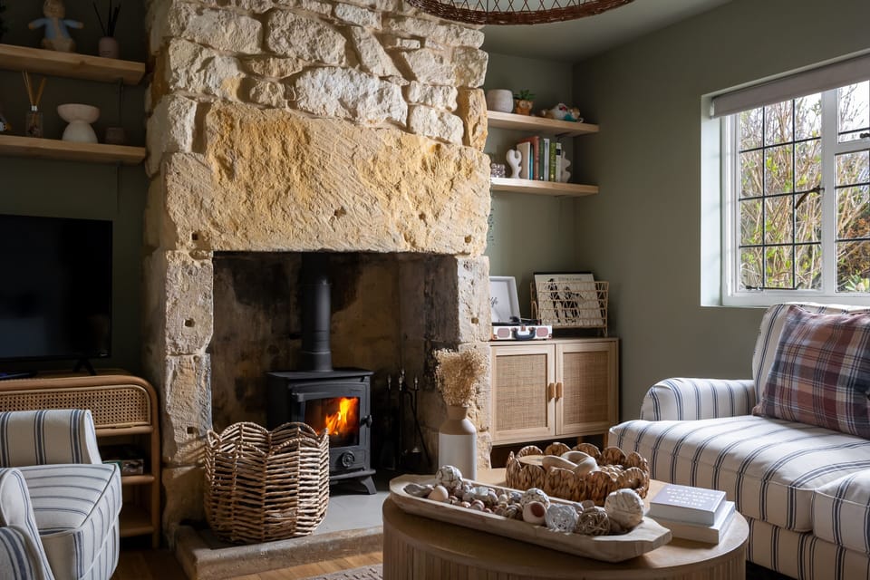 106 - Brigadoon - WR12 7AT - Full